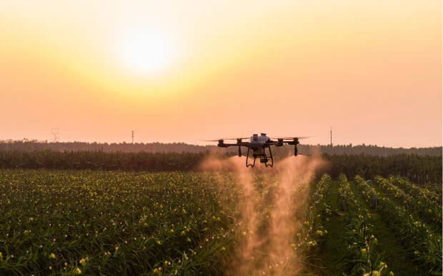 Pulverização agrícola e florestal com drones